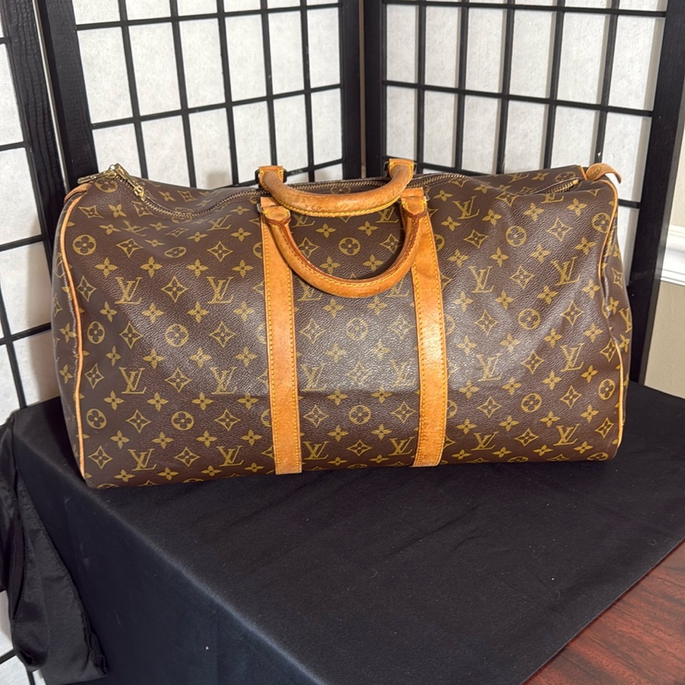 ❌SOLD❌Authentic Louis Vuitton Keepall 50